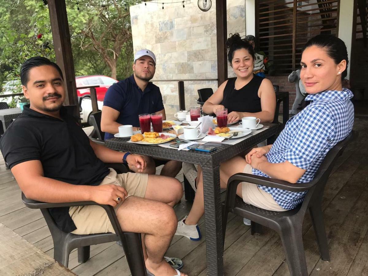 Tavarua Hotel Montañita Esterno foto